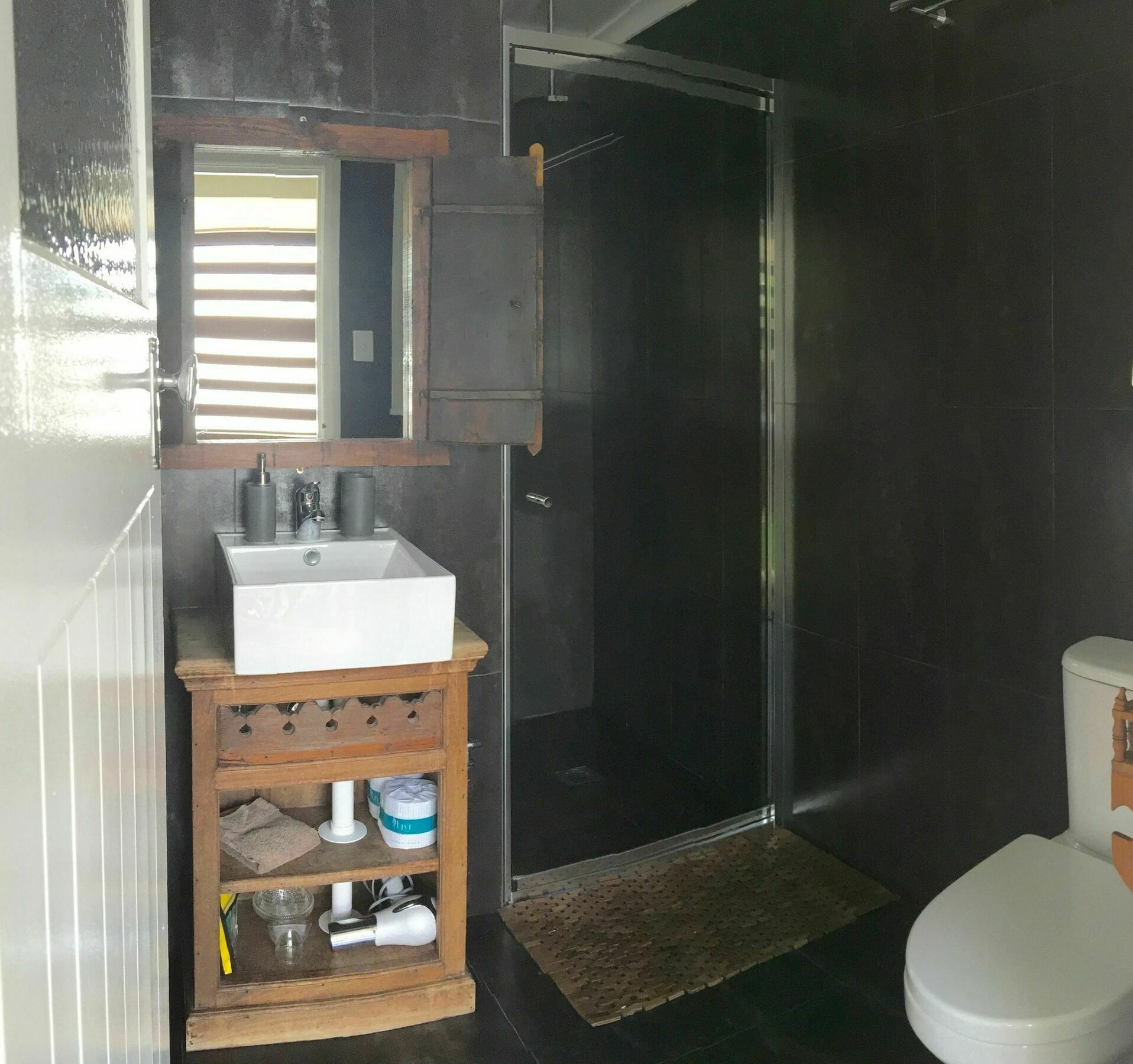Five 3 Five Aparthotel Urangan Exterior foto