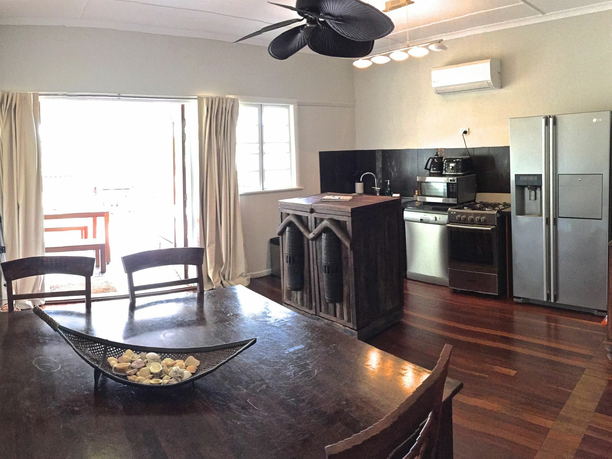 Five 3 Five Aparthotel Urangan Exterior foto